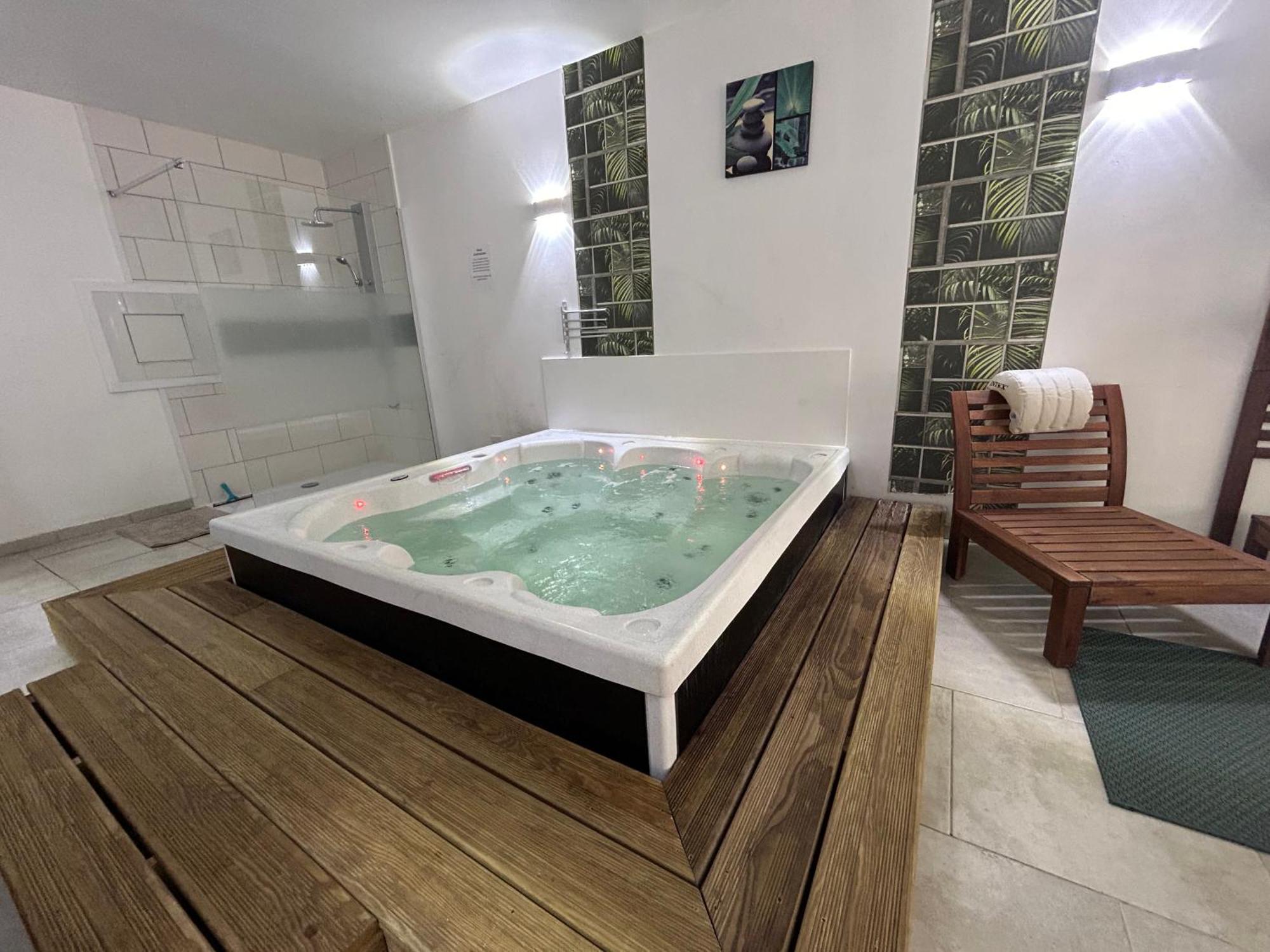 Loft And Spa Les Preaux Εξωτερικό φωτογραφία